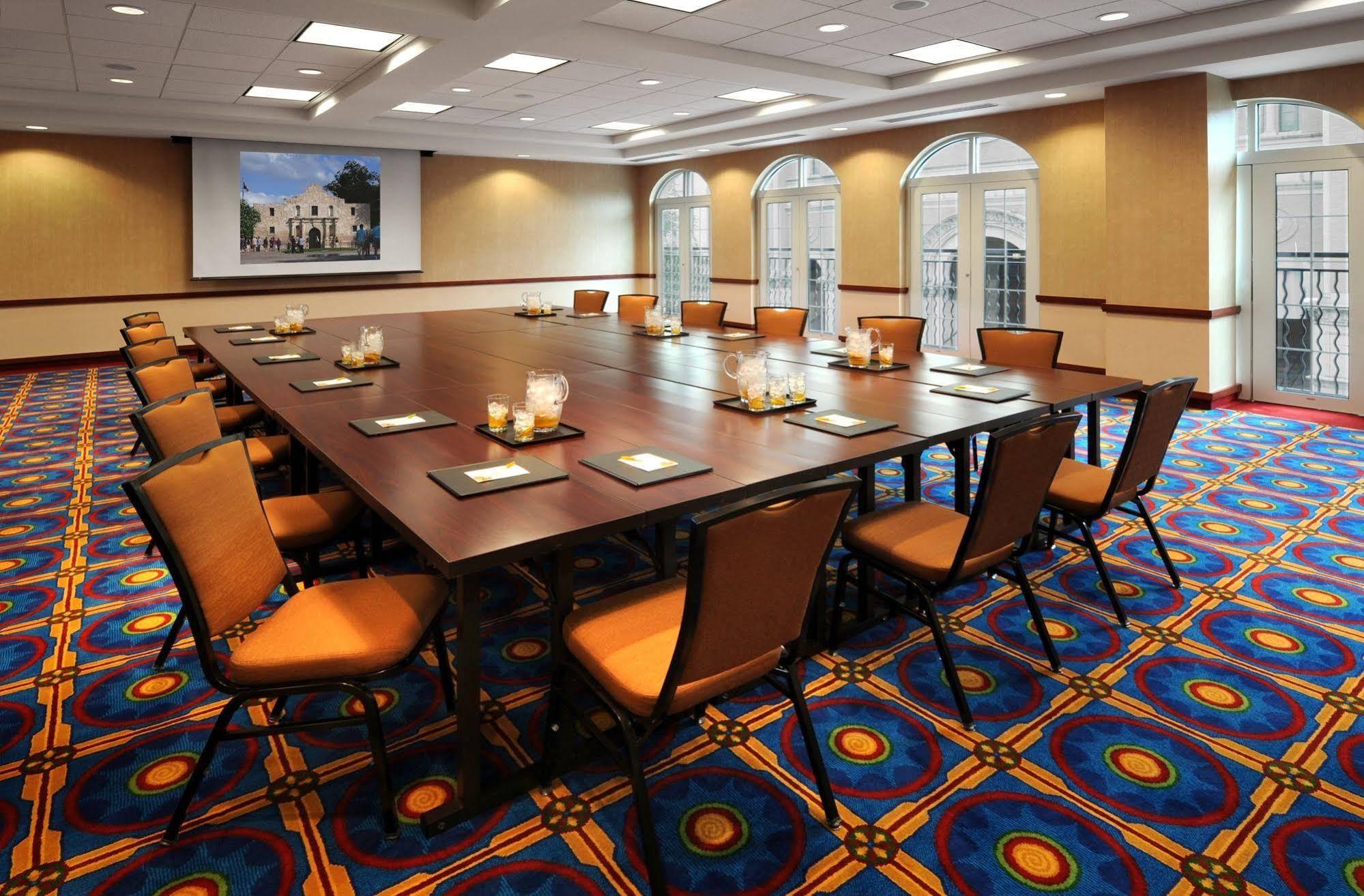 Courtyard By Marriott San Antonio Riverwalk Exterior foto